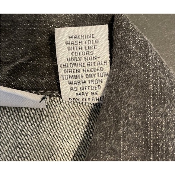 Chicos platinum women black washed denim vest in size 1 - Picture 4 of 8